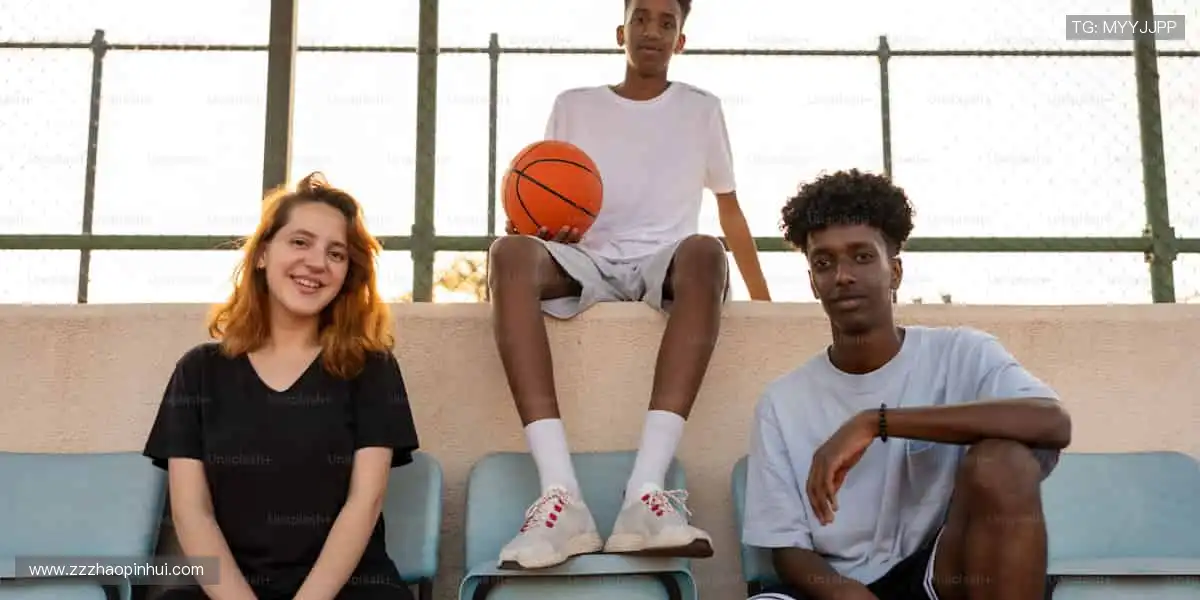 球迷专属装备库，限量潮品一键收藏！🎁